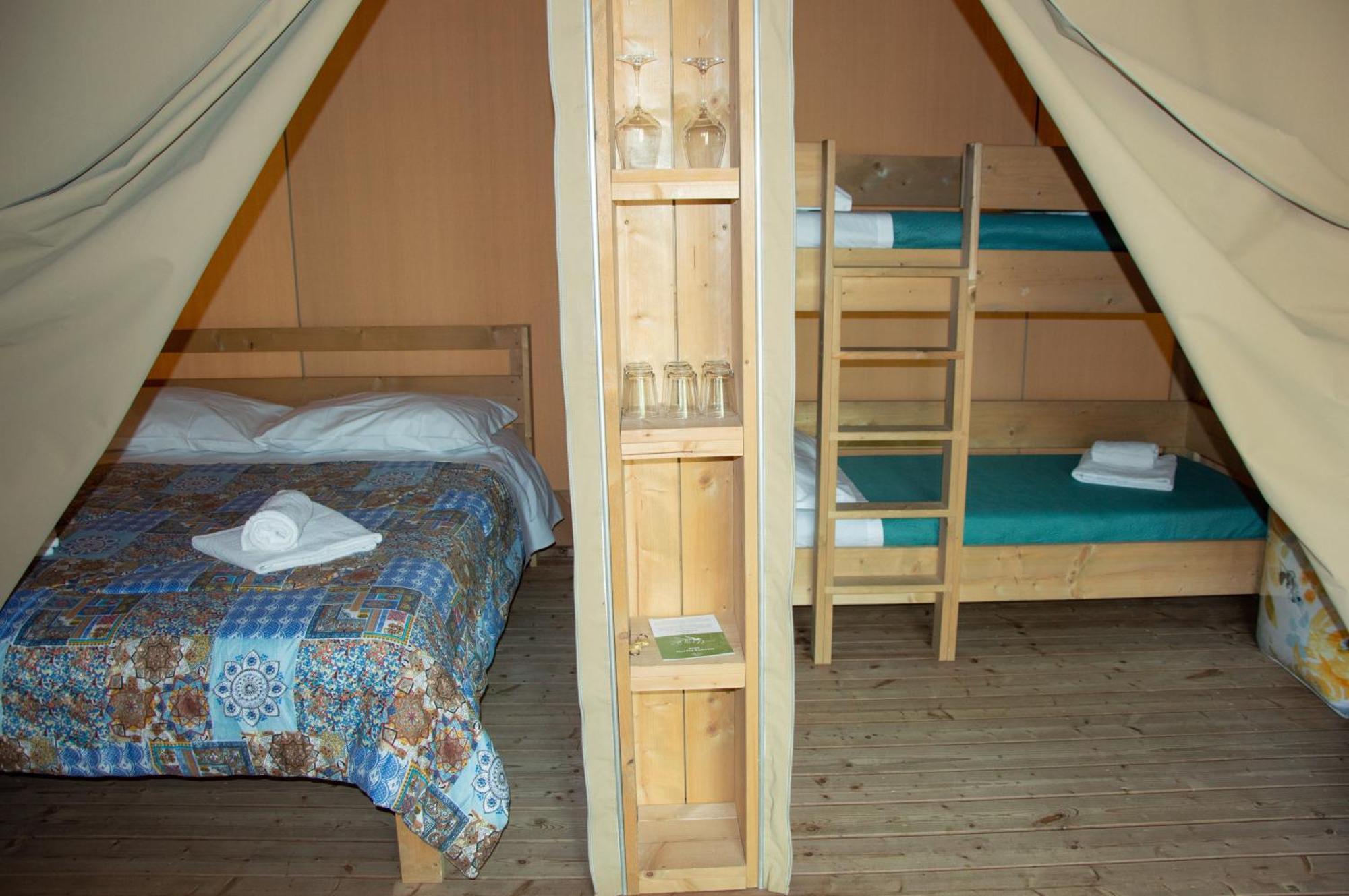 Luxor Chianti Glamping Village カステッリーナ・イン・キアンティ シエナ エクステリア 写真